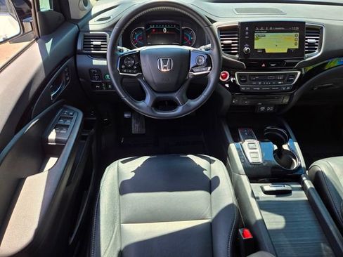 Certified 2022 Honda Pilot Touring image 17