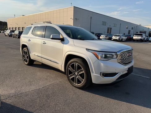 Used 2017 GMC Acadia Denali w/ Technology Package image 4