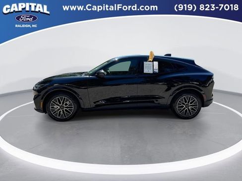 Certified 2025 Ford Mustang Mach-E Premium AWD/4WD image 5