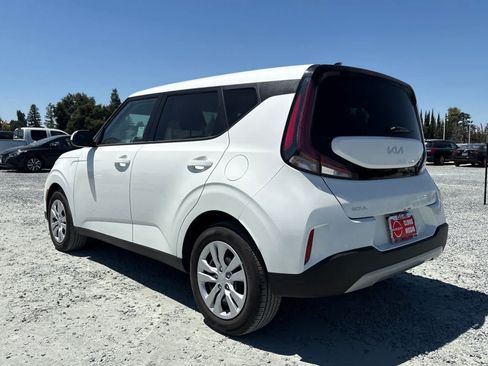 Used 2025 Kia Soul LX FWD image 7