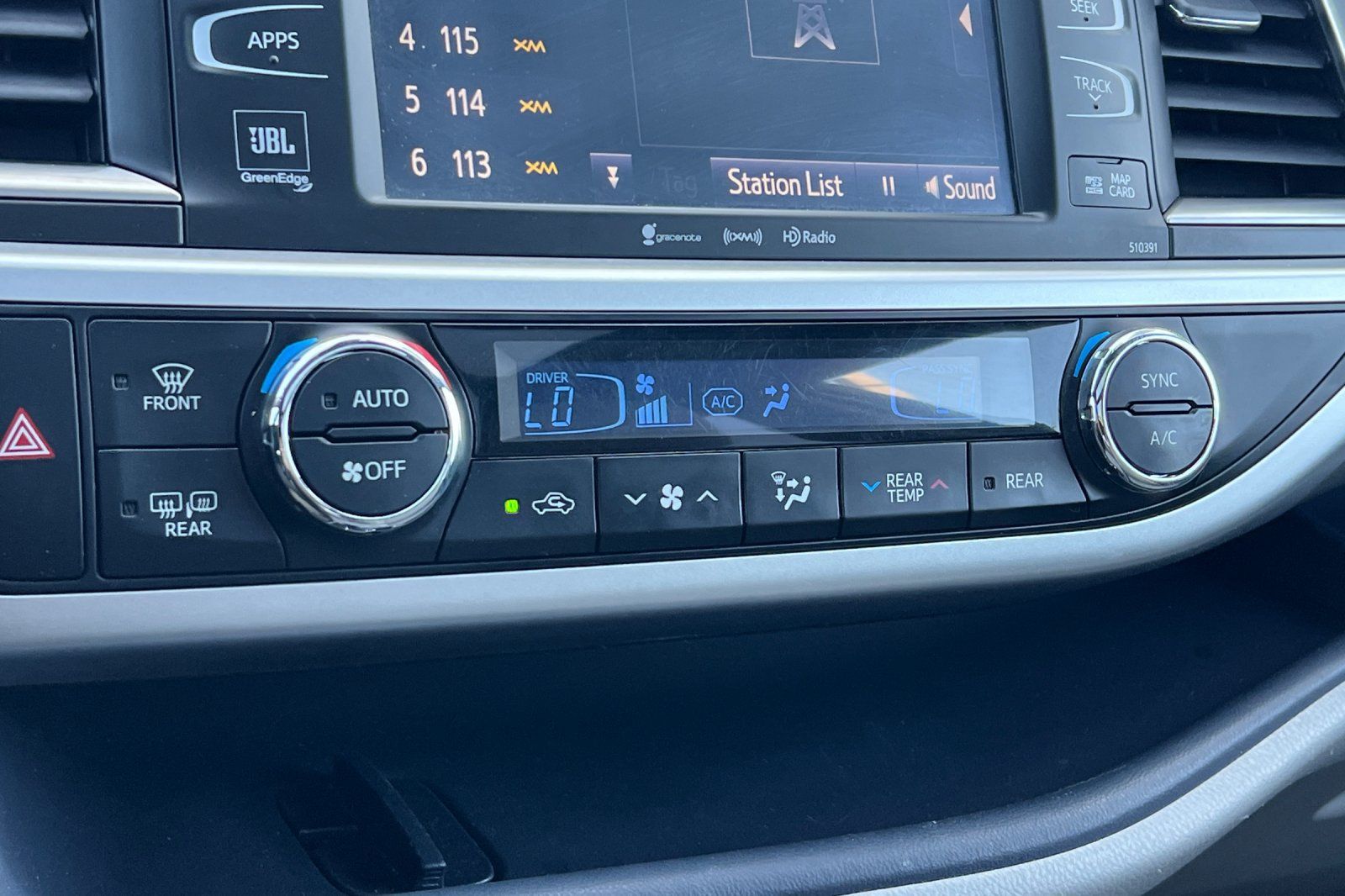 Used 2019 Toyota Highlander Limited Platinum AWD/4WD image 20