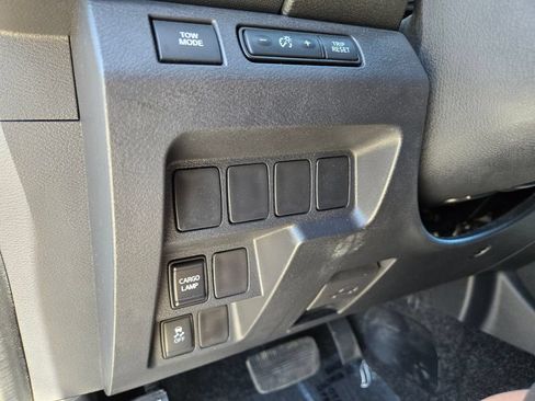 Used 2022 Nissan Frontier SV RWD image 27