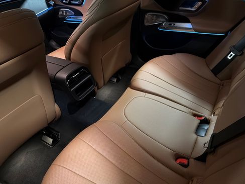 New 2026 Mercedes-Benz E 450 4MATIC Sedan image 11