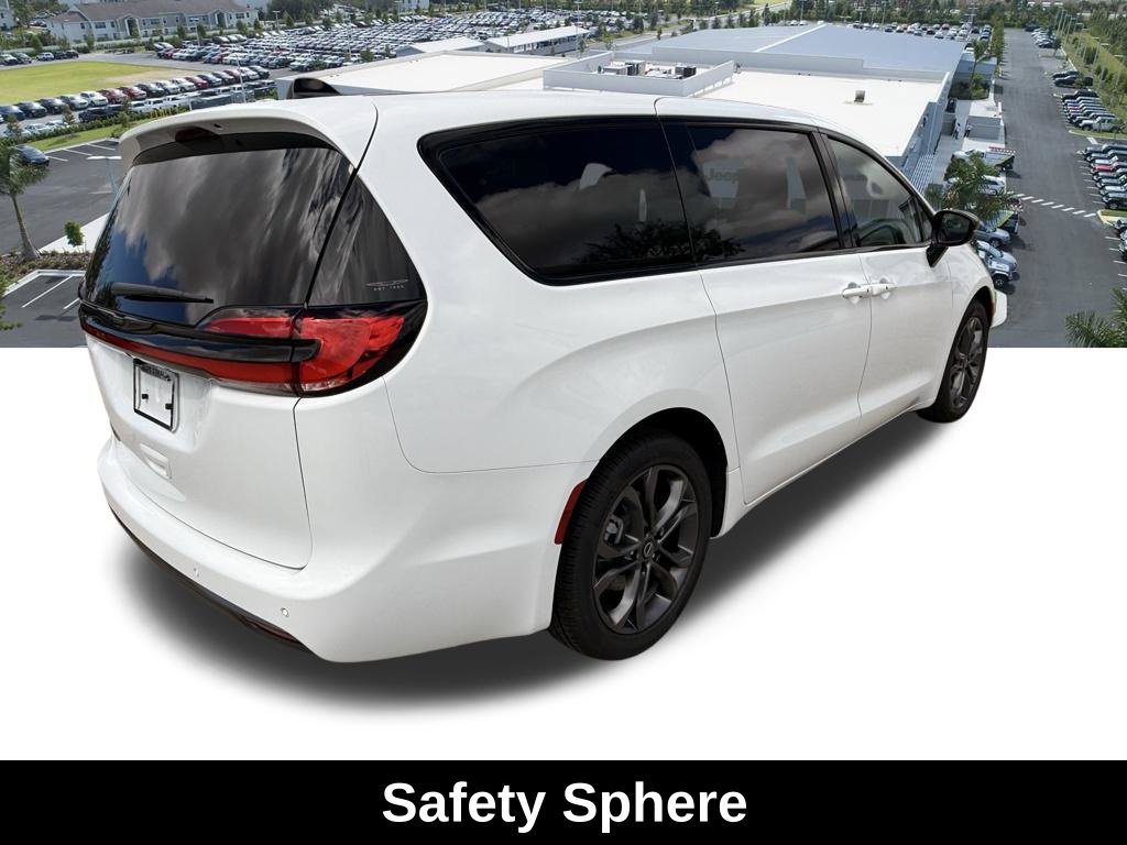 New 2026 Chrysler Pacifica Select FWD image 4