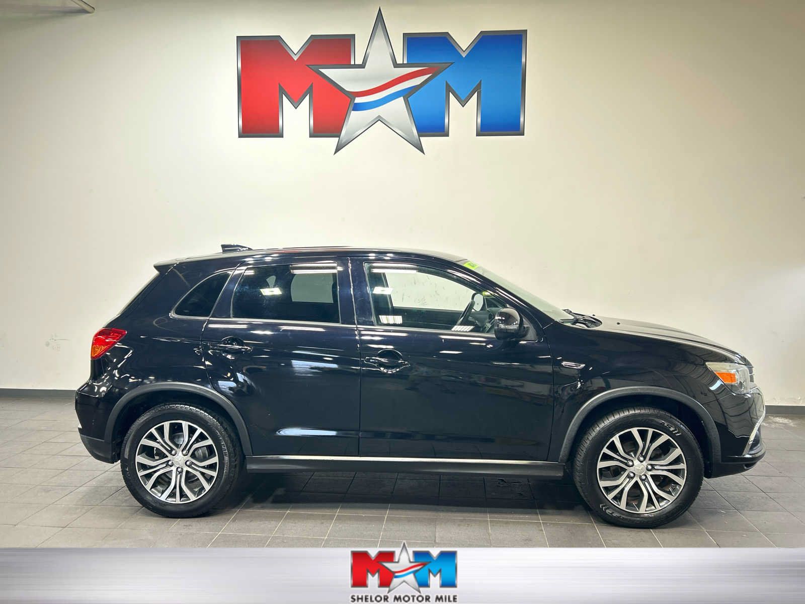 Used 2018 Mitsubishi Outlander Sport ES FWD image 1
