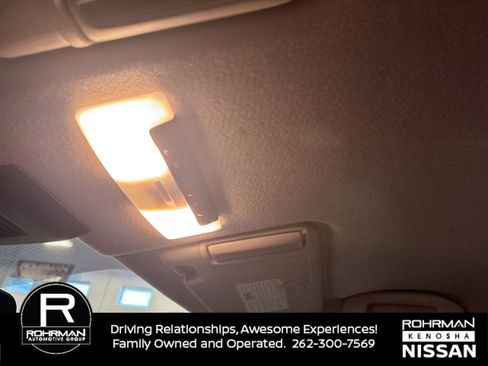 Used 2023 Nissan Rogue SL w/ SL Premium Package image 11