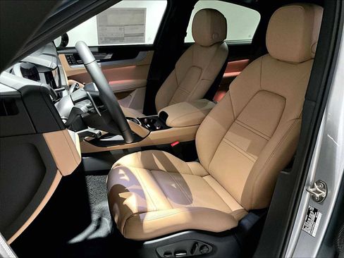 New 2026 Porsche Cayenne Coupe image 5