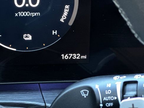 Used 2025 Hyundai Santa Fe Limited image 32