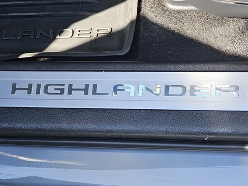 Certified 2026 Toyota Highlander Limited AWD/4WD image 29