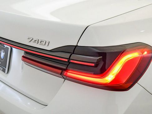 Certified 2022 BMW 740i w/ M Sport Package image 12
