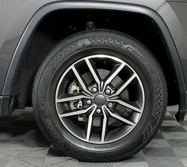 Used 2020 Jeep Grand Cherokee Limited w/ Trailer Tow Group IV RWD image 9