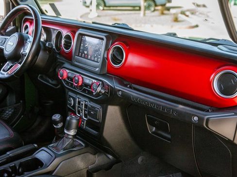 Used 2020 Jeep Wrangler Unlimited Rubicon AWD/4WD image 11