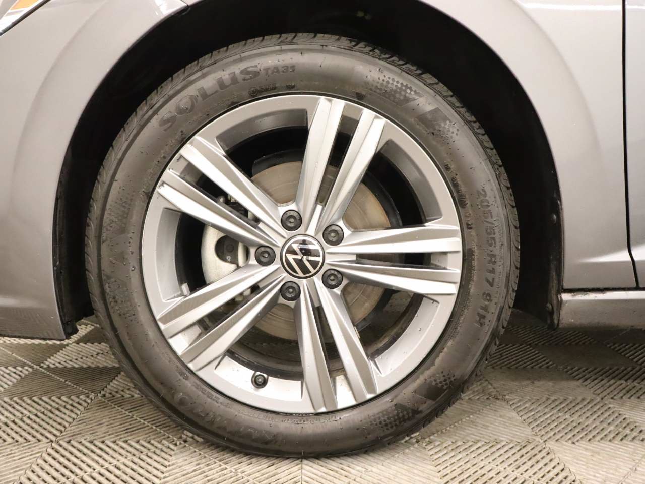 Used 2024 Volkswagen Jetta SE FWD image 6