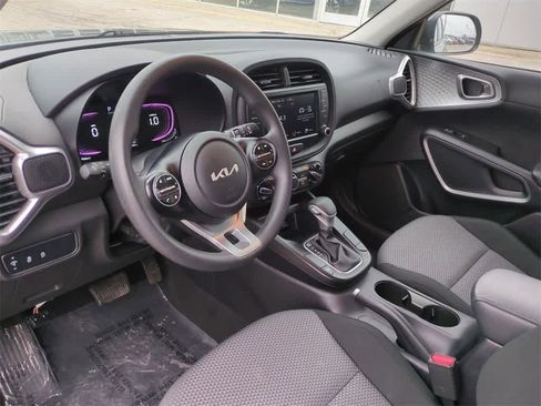 Used 2023 Kia Soul LX w/ Option Group 015 image 2