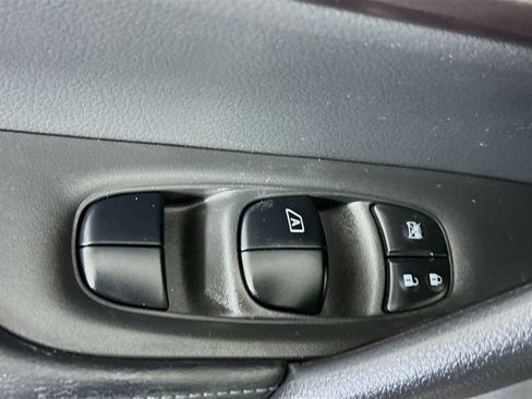 Used 2016 Nissan Rogue SV w/ SV Premium Package image 24