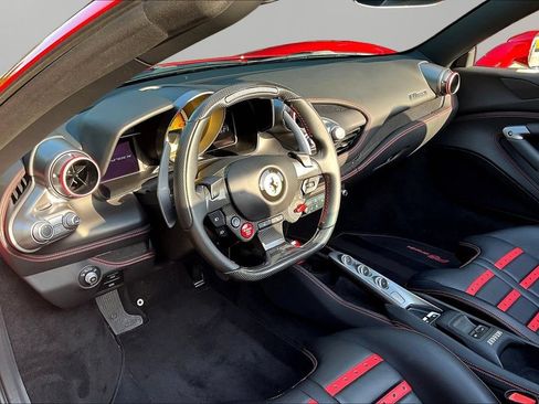 Used 2022 Ferrari F8 Tributo RWD image 15