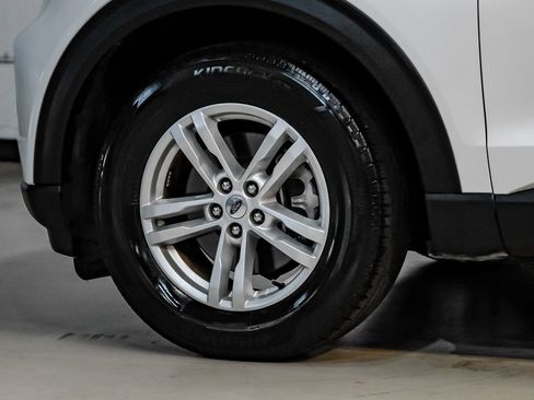Used 2023 Ford Explorer XLT RWD image 58