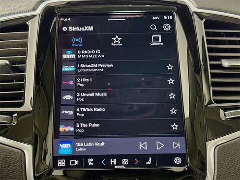 Certified 2025 Volvo XC90 B6 Plus w/ Protection Package Premier image 15