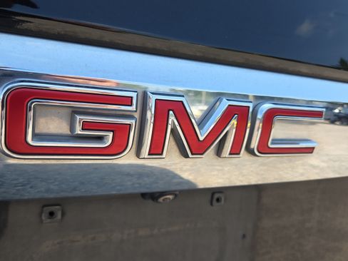 Used 2021 GMC Yukon SLT w/ Rear Media and Nav Package AWD/4WD image 32