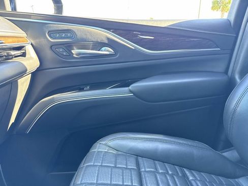 Used 2022 Cadillac Escalade ESV Premium Luxury Platinum w/ LPO, Radiant Package image 29