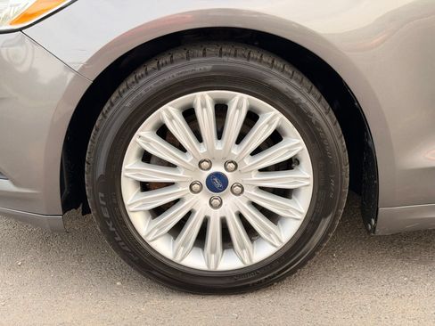 Used 2014 Ford Fusion SE FWD image 12