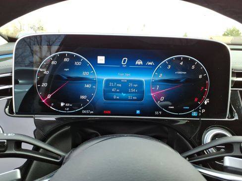 Used 2024 Mercedes-Benz E 350 4MATIC Sedan image 16