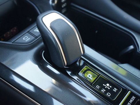 Used 2025 Toyota Crown Platinum image 12