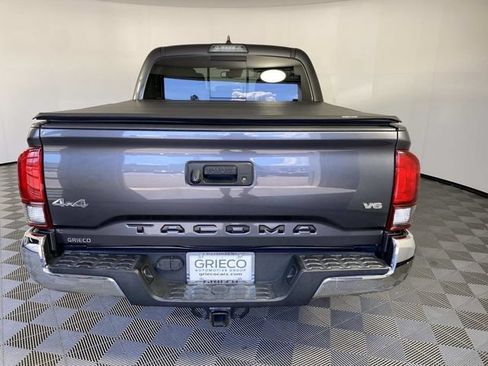 Used 2018 Toyota Tacoma SR5 AWD/4WD image 7