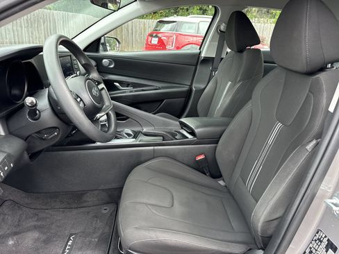 Used 2023 Hyundai Elantra SEL FWD image 9