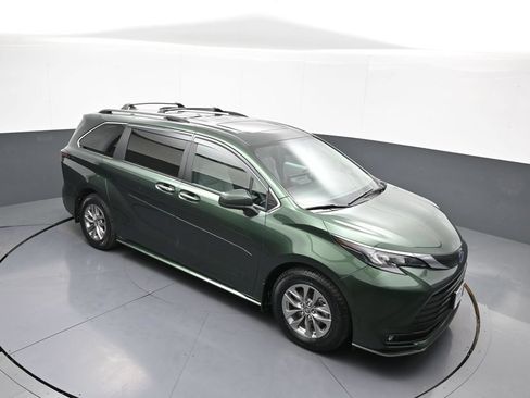 Certified 2025 Toyota Sienna XLE w/ XLE Plus Package AWD/4WD image 38