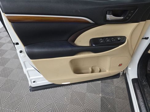Used 2018 Toyota Highlander Limited image 8