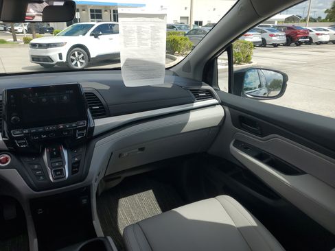 Used 2024 Honda Odyssey EX-L image 19