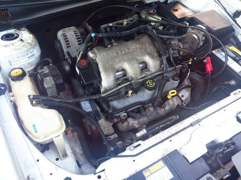 Used 2001 Chevrolet Malibu LS w/ Preferred Equipment Group 1 FWD image 27