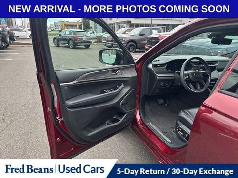 Used 2022 Jeep Grand Cherokee L Overland w/ Luxury Tech Group IV image 8