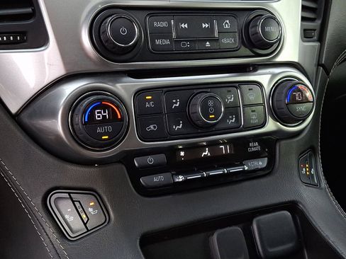 Used 2020 Chevrolet Tahoe LT image 19