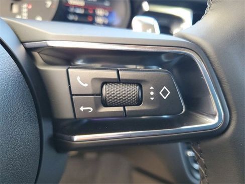 Used 2025 Porsche Macan image 19