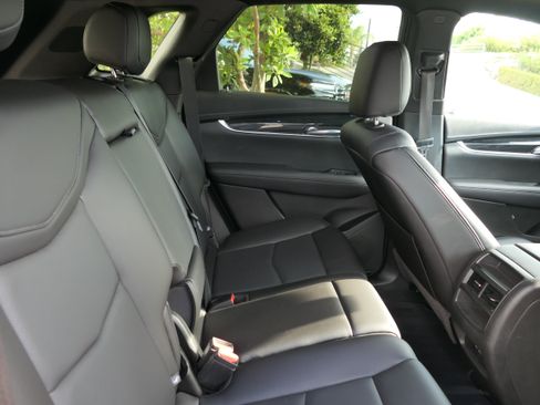 Certified 2023 Cadillac XT5 Premium Luxury FWD image 24