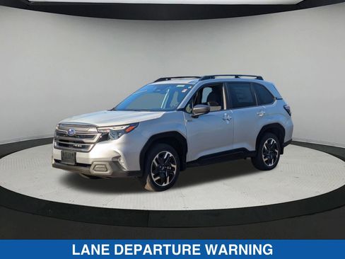 Certified 2025 Subaru Forester Premium image 8