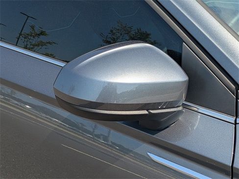 Used 2024 Volkswagen Taos SE image 12