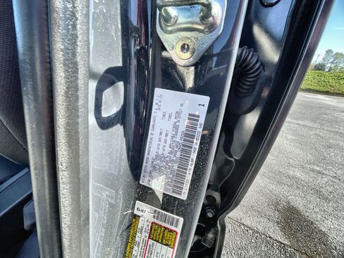 Used 2024 Toyota Tacoma TRD Off-Road image 32