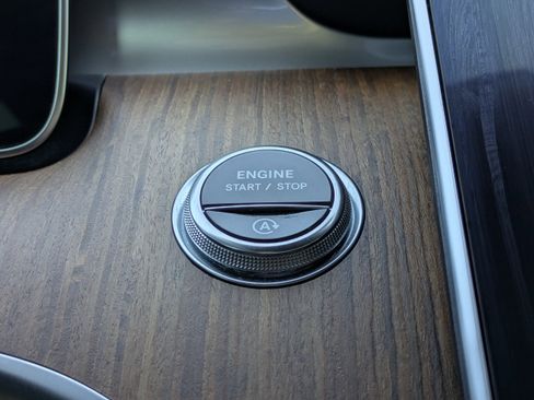 Used 2022 Mercedes-Benz C 300 4DR SDN C300 C 30 image 28