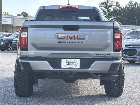 Used 2024 GMC Canyon AT4X AWD/4WD image 9