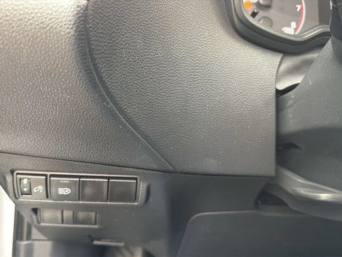 Used 2023 Toyota Corolla Cross LE AWD/4WD image 15
