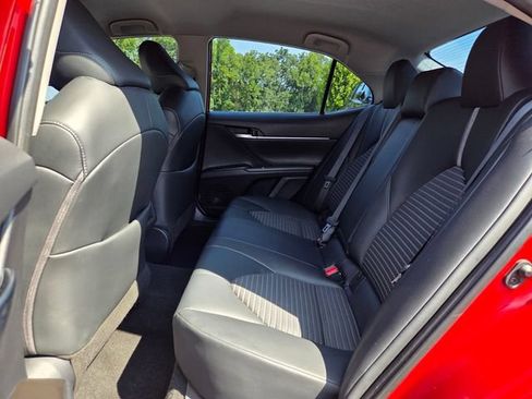 Used 2023 Toyota Camry SE FWD image 12