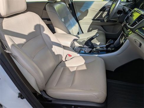 Used 2017 Honda Accord EX-L image 28