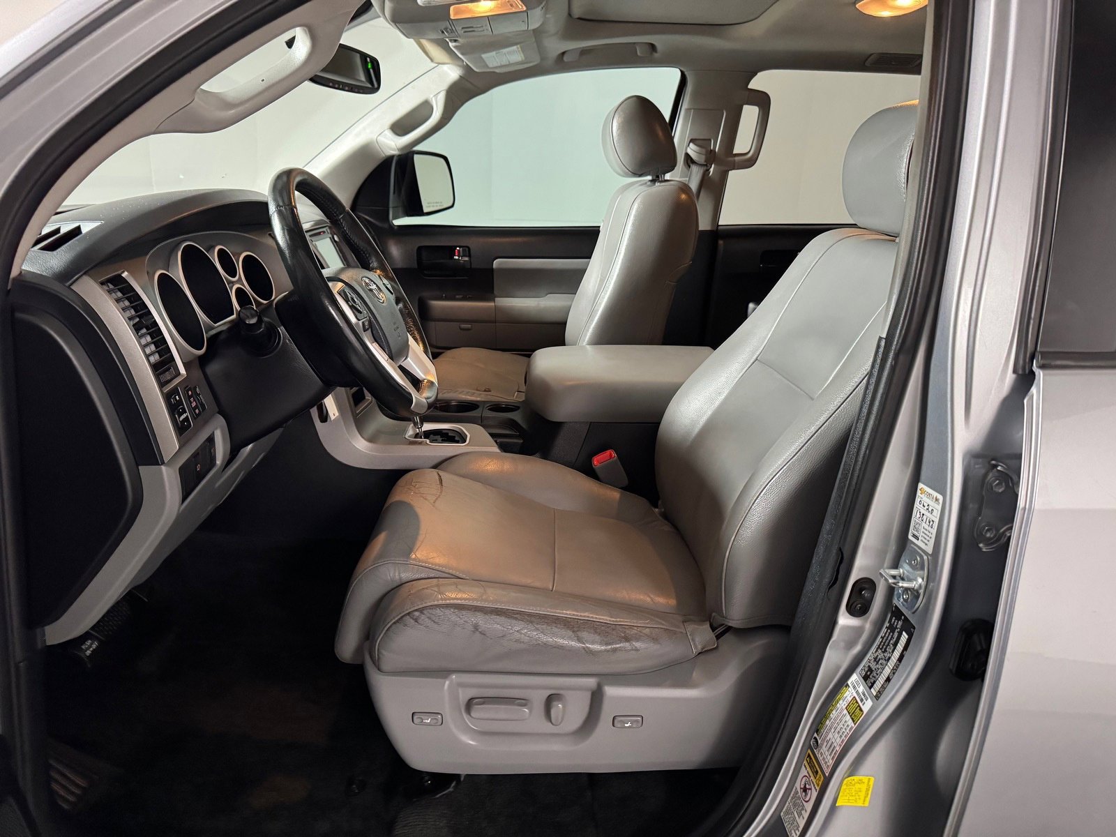 Used 2014 Toyota Sequoia SR5 w/ Premium Package AWD/4WD image 16