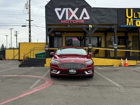 Used 2017 Ford Fusion Energi Titanium FWD image 2