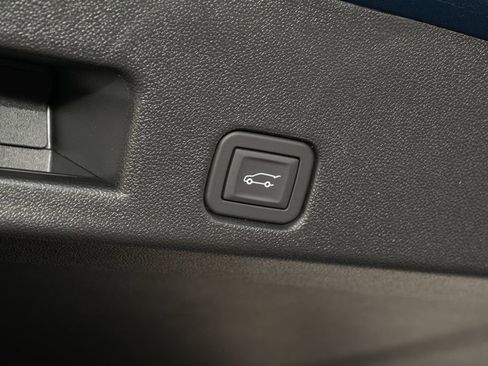 Used 2026 Chevrolet Traverse LT w/ Driver Confidence Package image 35