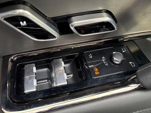 Used 2025 Land Rover Range Rover Sport Dynamic SE image 13