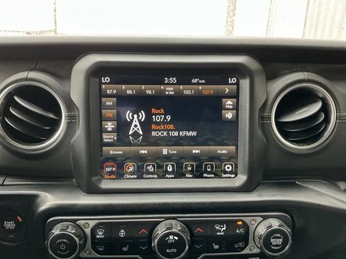 Used 2022 Jeep Gladiator Overland w/ Popular Equipment Package AWD/4WD image 15